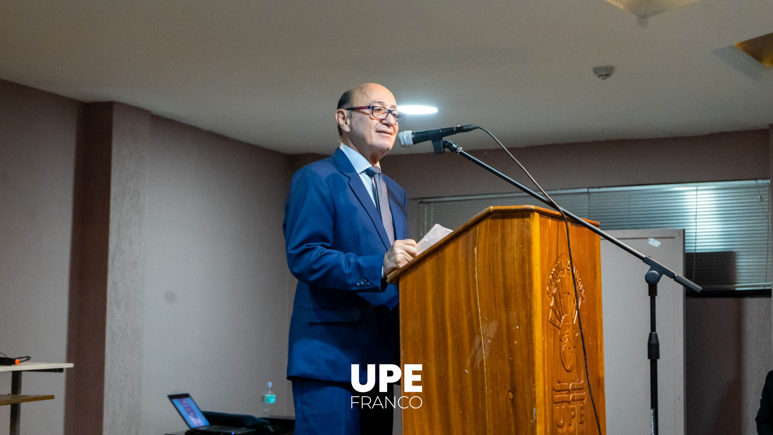 Concluye con éxito la Conferencia Magistral y Coloquio Abierto en la UPE FRANCO