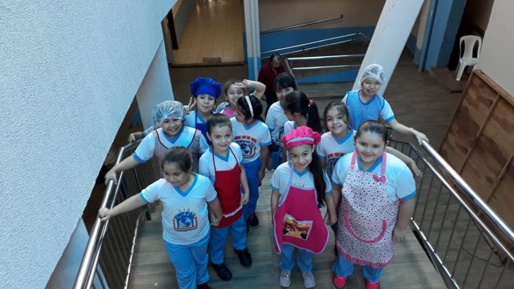 Elaboración de Chipas Laboratorio de Nutrición con los alumnos del 2do grado del colegio CIE