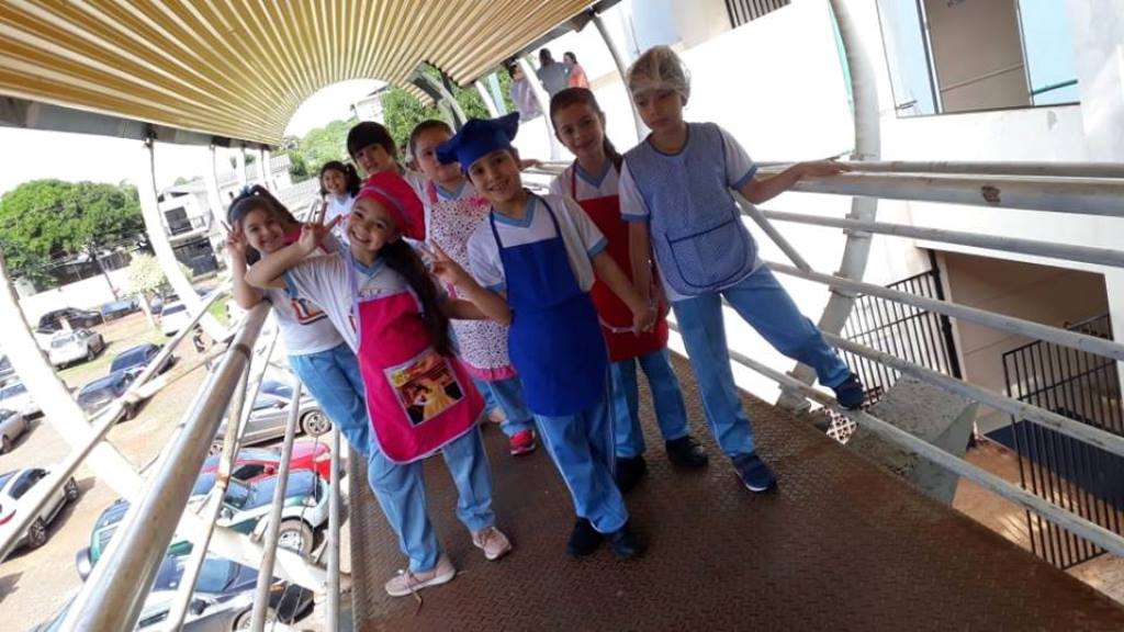 Elaboración de Chipas Laboratorio de Nutrición con los alumnos del 2do grado del colegio CIE