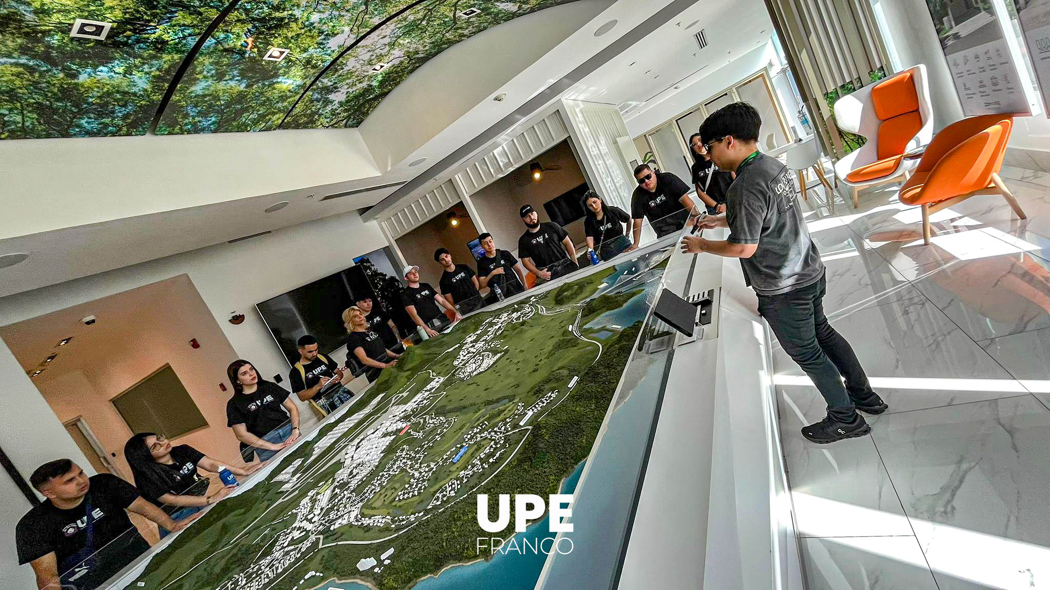 Visita técnica al Canal de Panamá: Ingeniería Comercial - UPE FRANCO