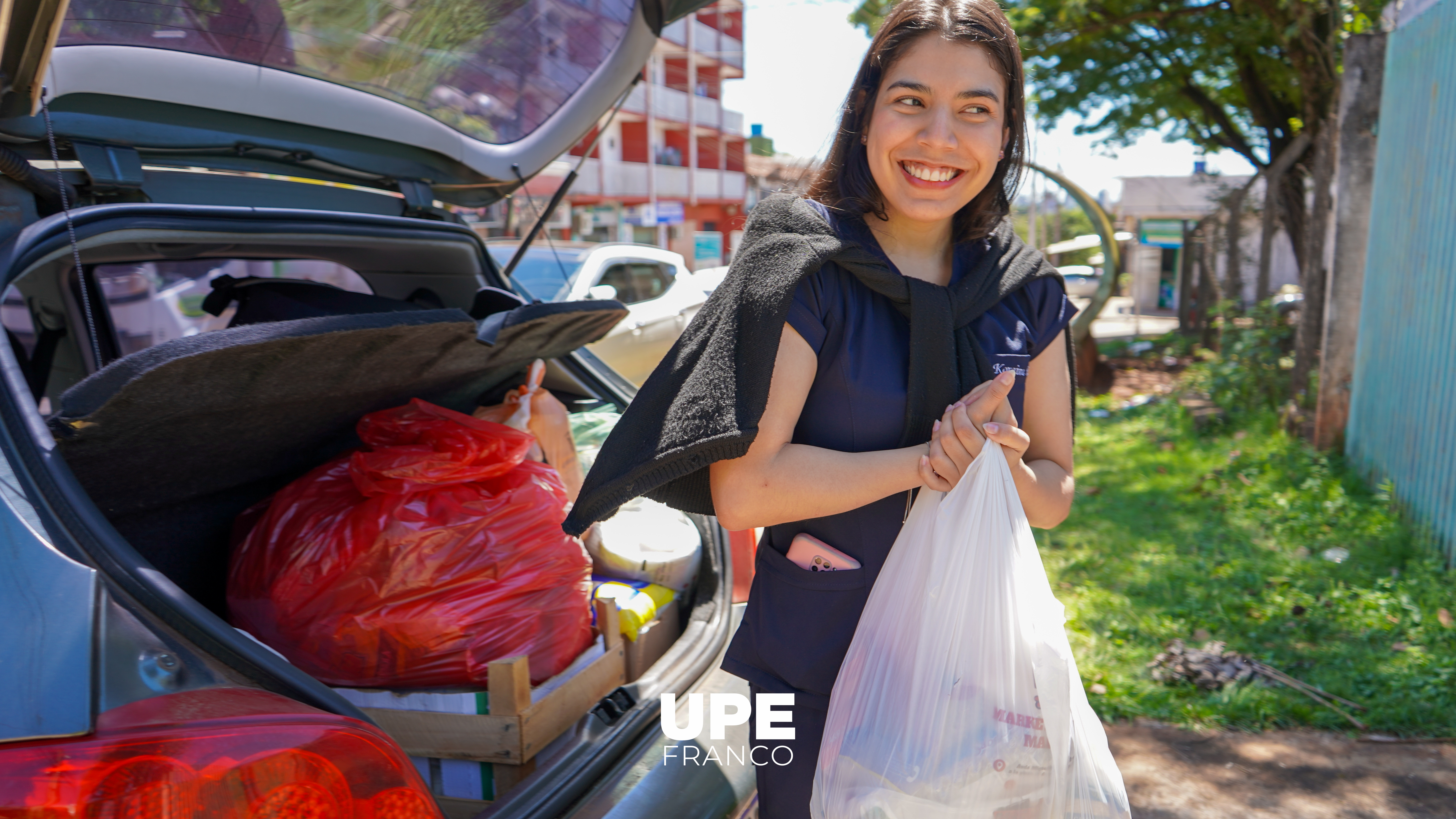 Solidaridad en Acción: Donación Comunitaria de Alimentos no Perecederos