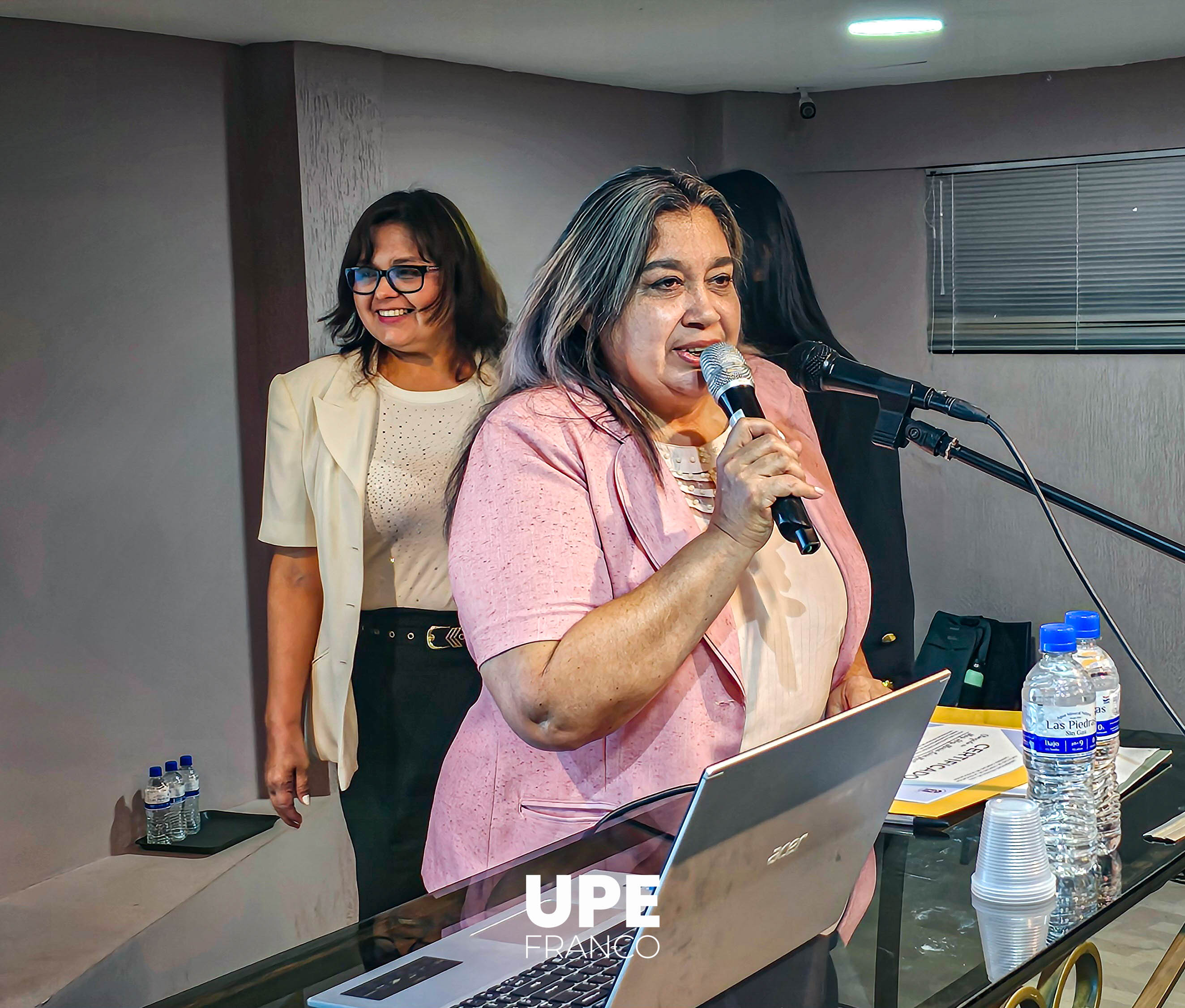 Concluye con éxito el Conversatorio sobre Manejo adecuado de las redes sociales