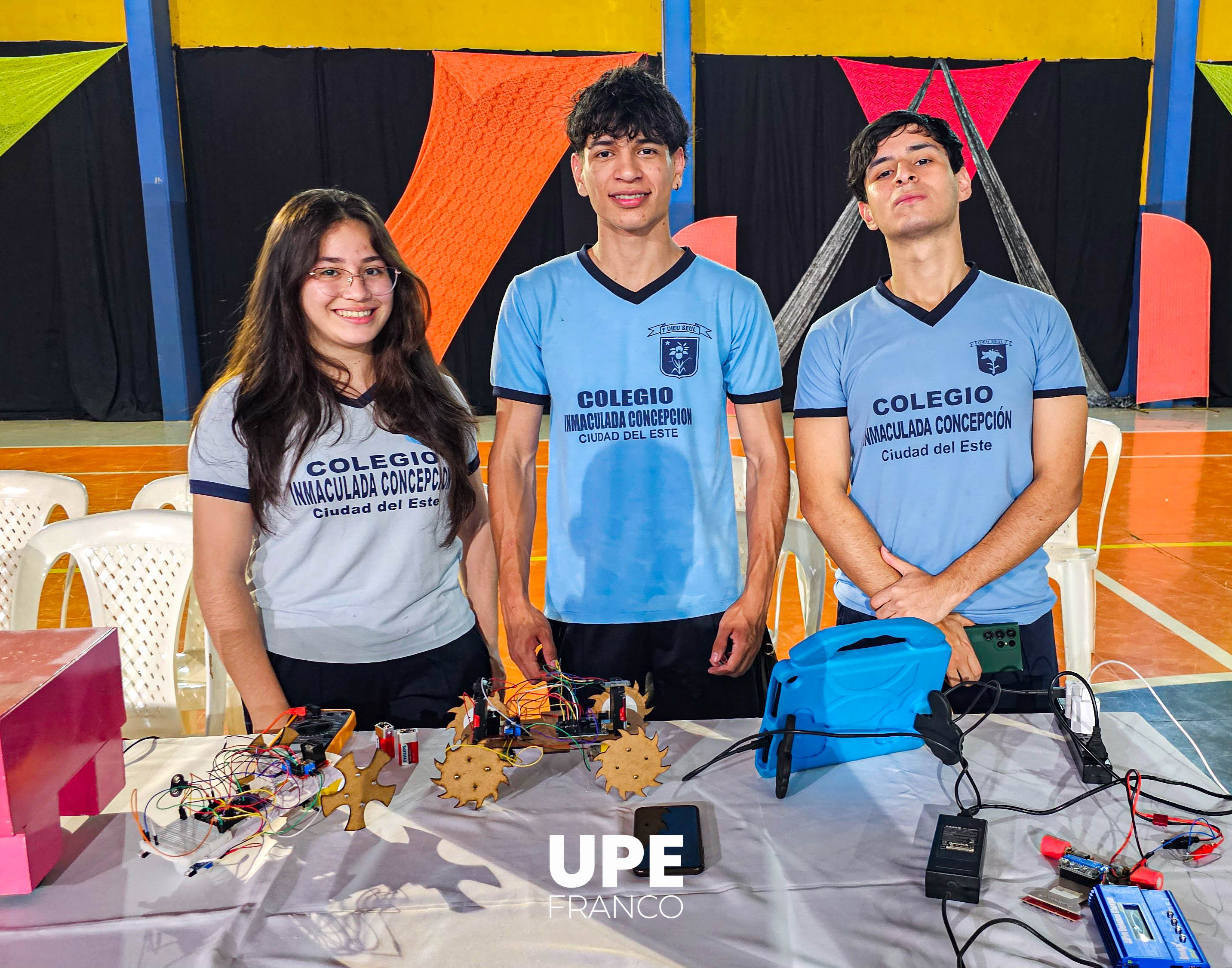 Clausura del Club de Robótica 2025 y 1.ª Edición de la Competencia de Robótica UPE 2025