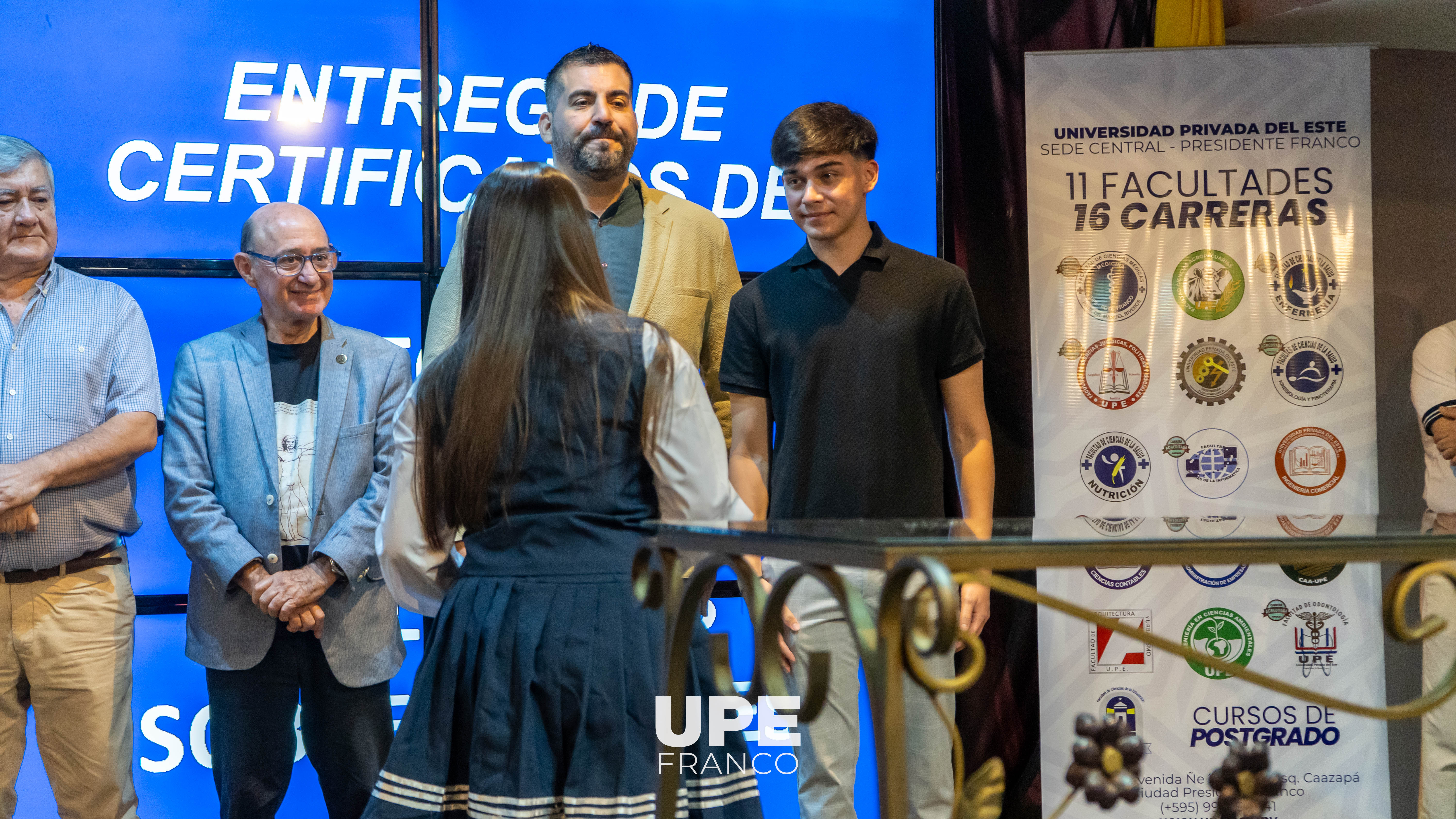 UPE Franco reafirma su compromiso con la Responsabilidad Social Universitaria con entrega de becas y medias becas