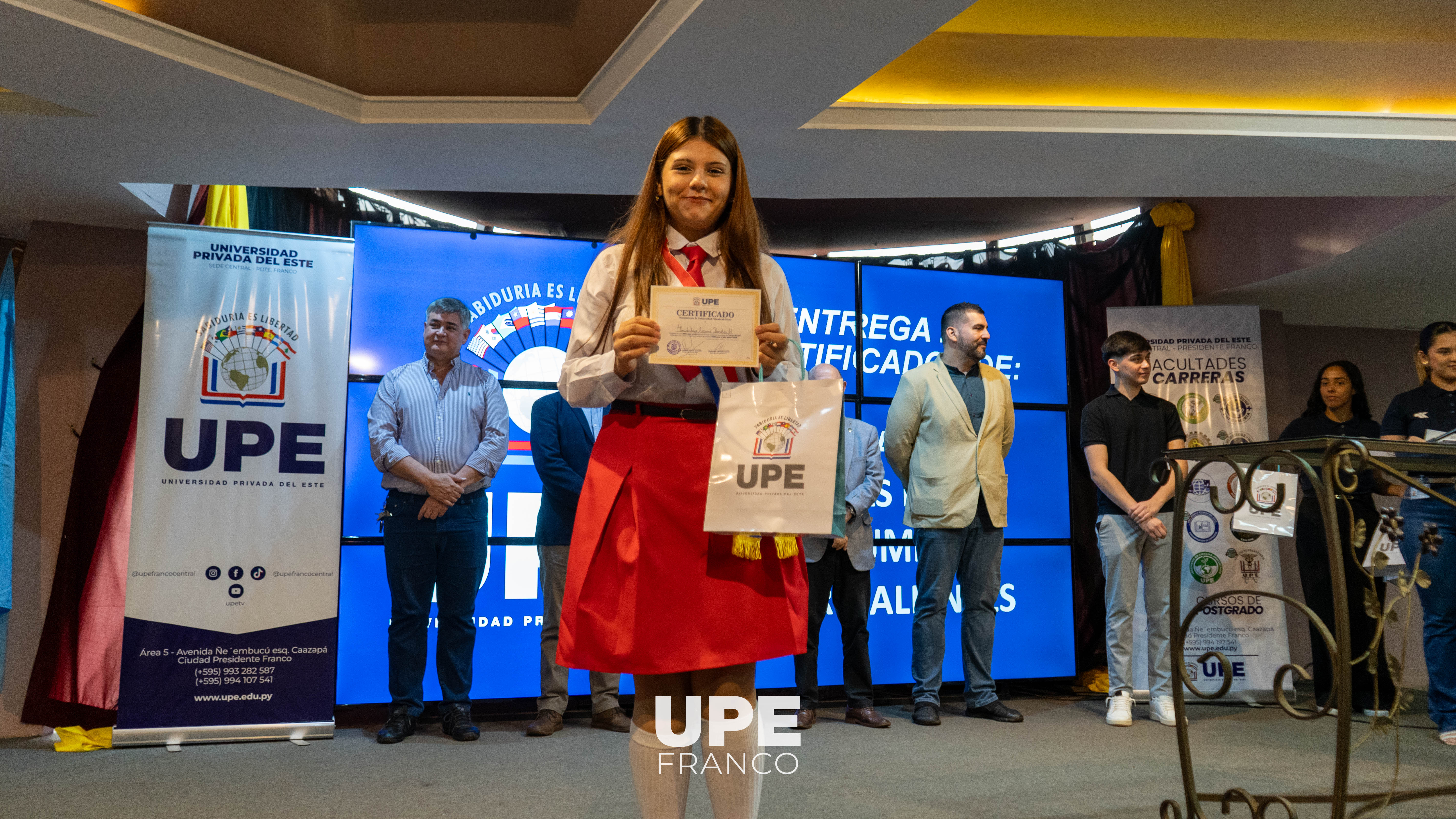 UPE Franco reafirma su compromiso con la Responsabilidad Social Universitaria con entrega de becas y medias becas