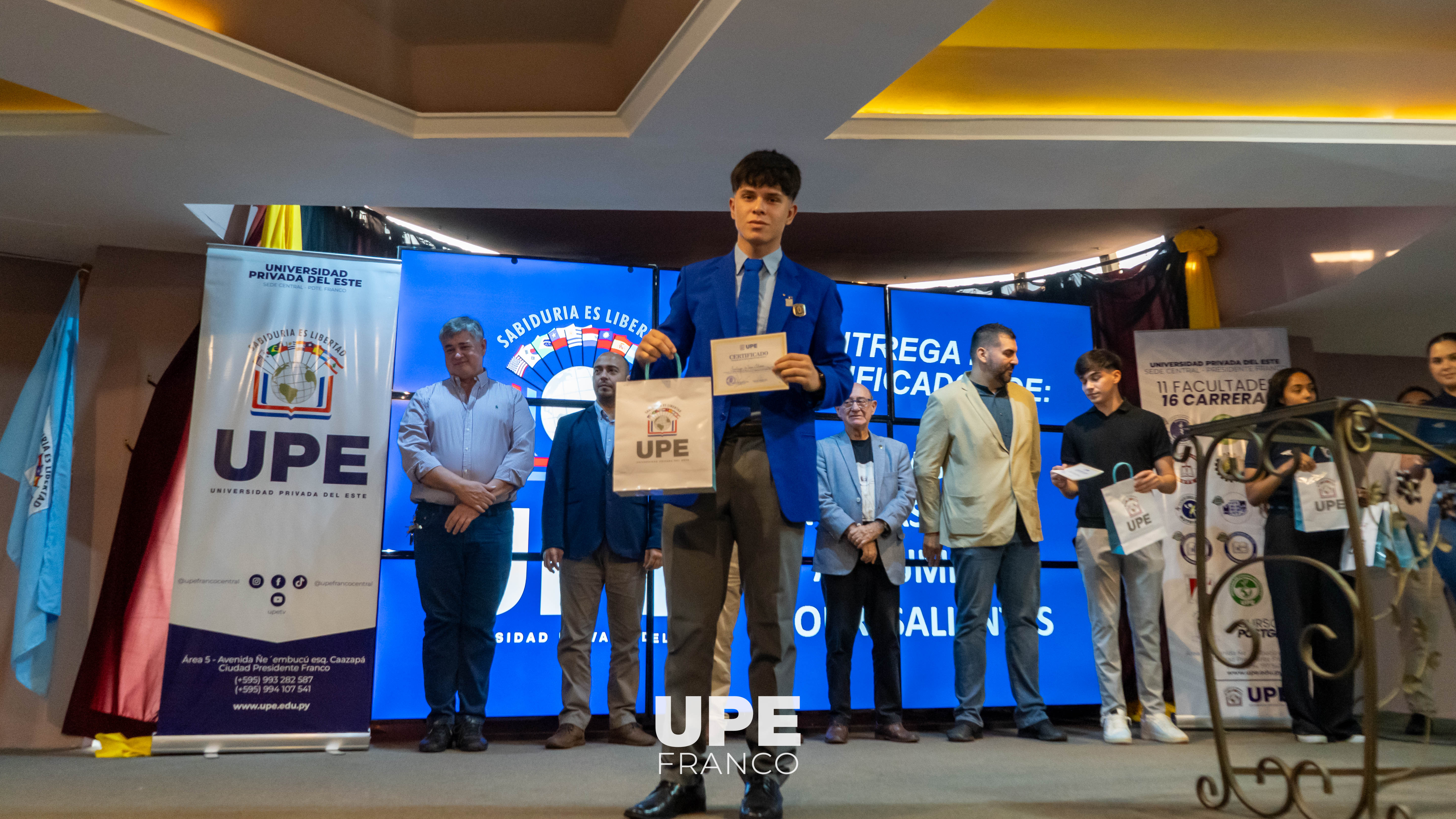 UPE Franco reafirma su compromiso con la Responsabilidad Social Universitaria con entrega de becas y medias becas