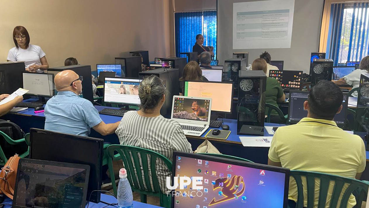 Capacitación Docente sobre Evaluación de Enfoque por Competencias