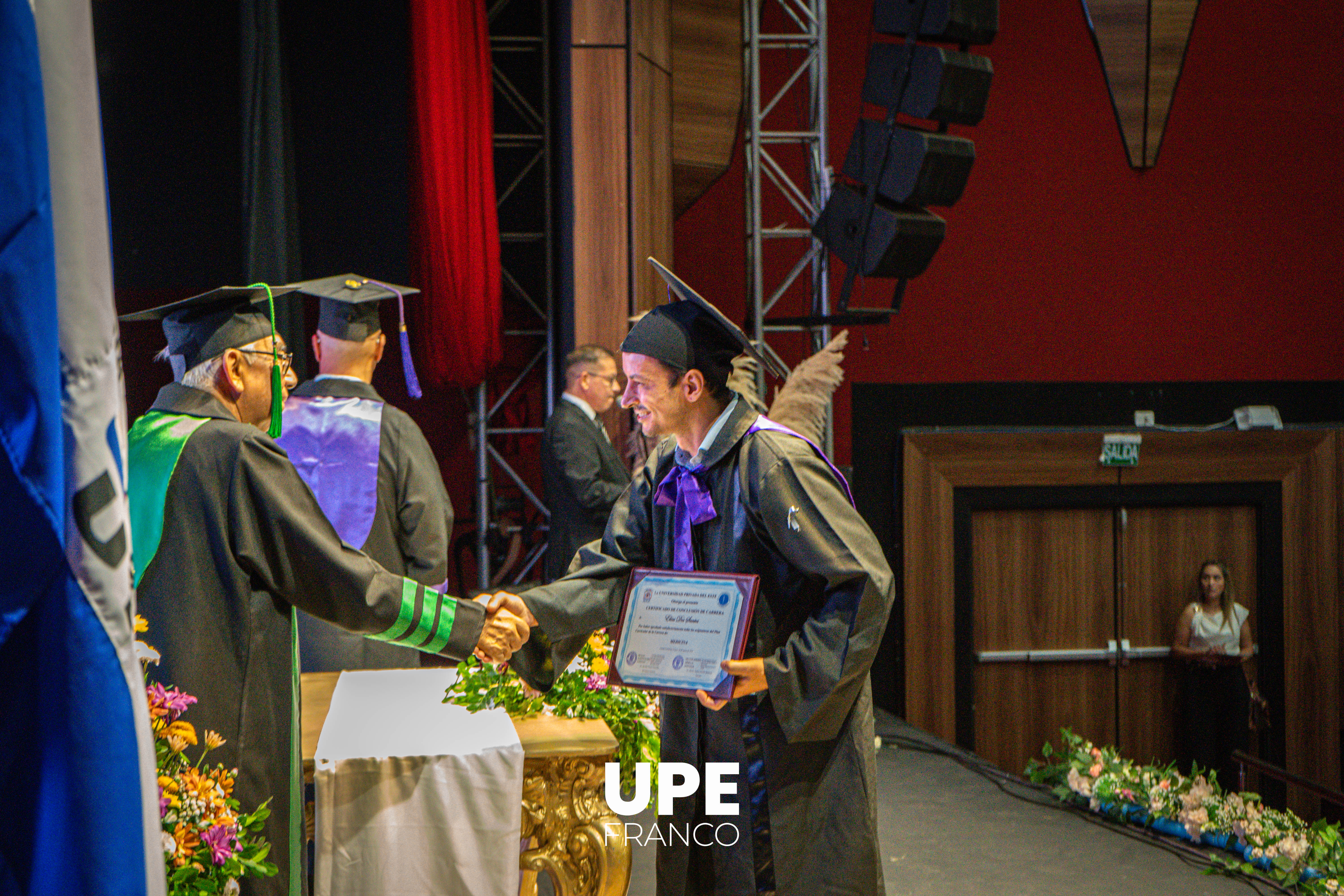 CEREMONIA DE GRADUACIÓN: Carrera de Medicina – UPE FRANCO