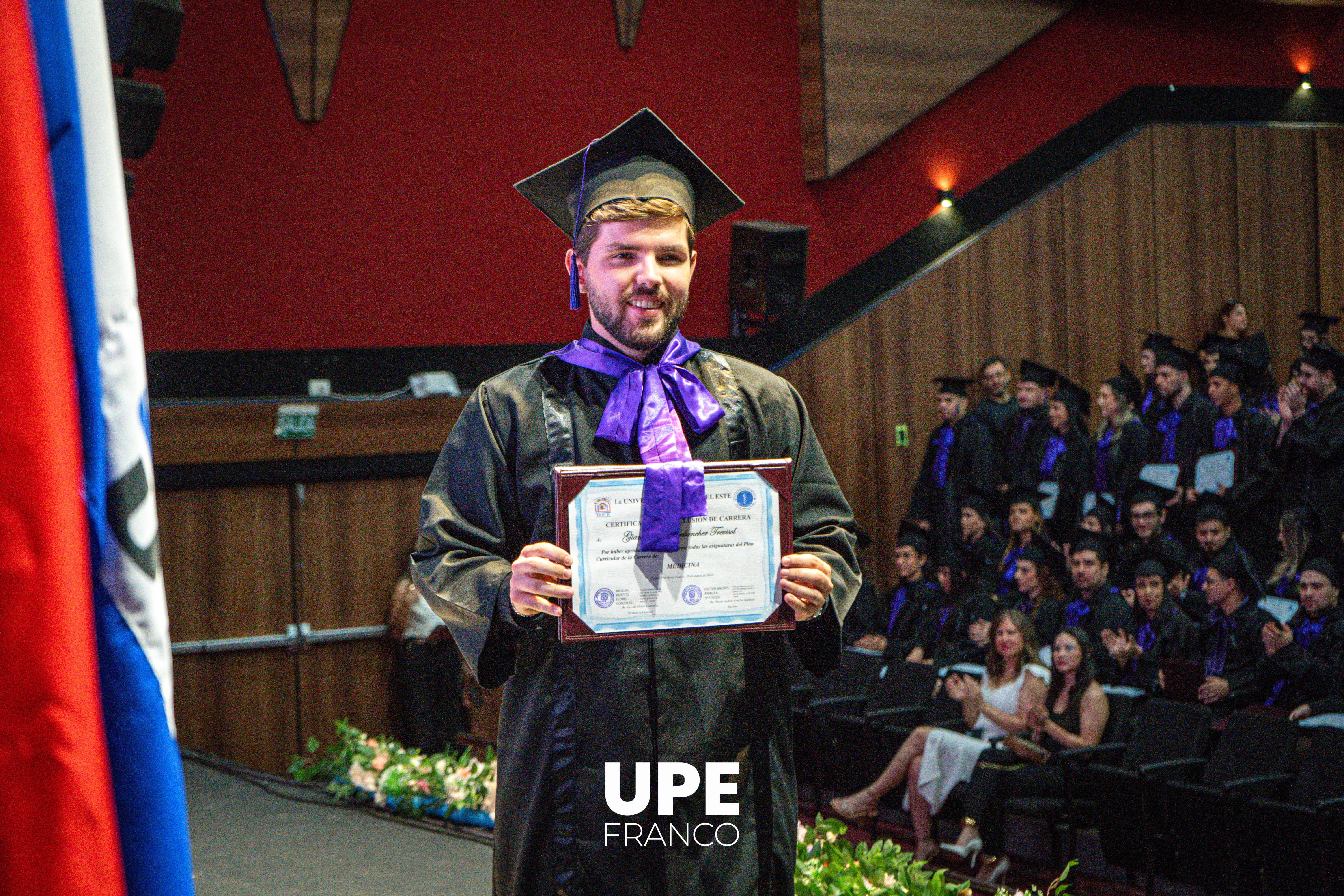 CEREMONIA DE GRADUACIÓN: Carrera de Medicina – UPE FRANCO