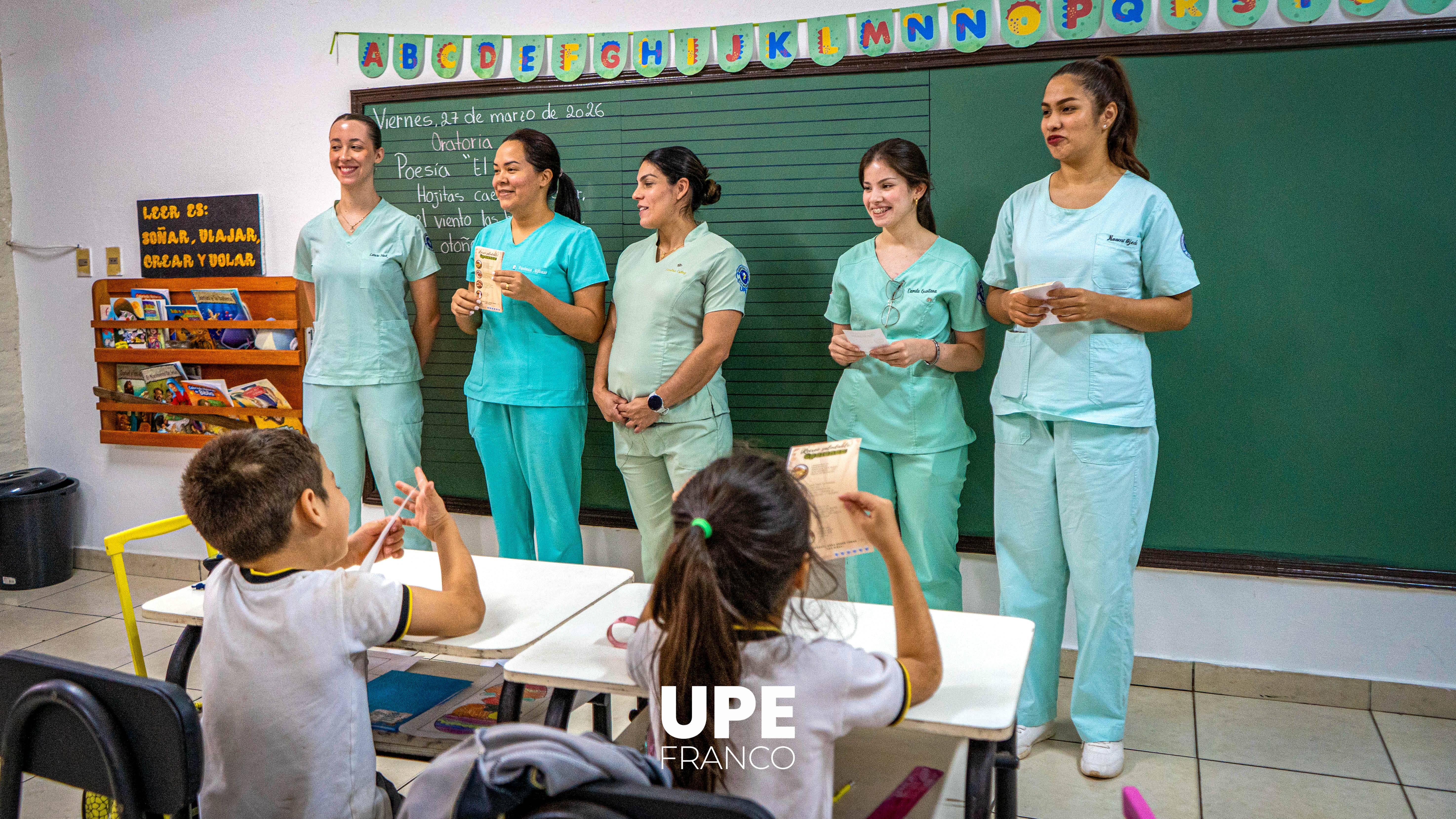 Estudiantes de Nutrición UPE realizan Charla sobre Recreo Saludable en el Colegio Católico "El Redentor"