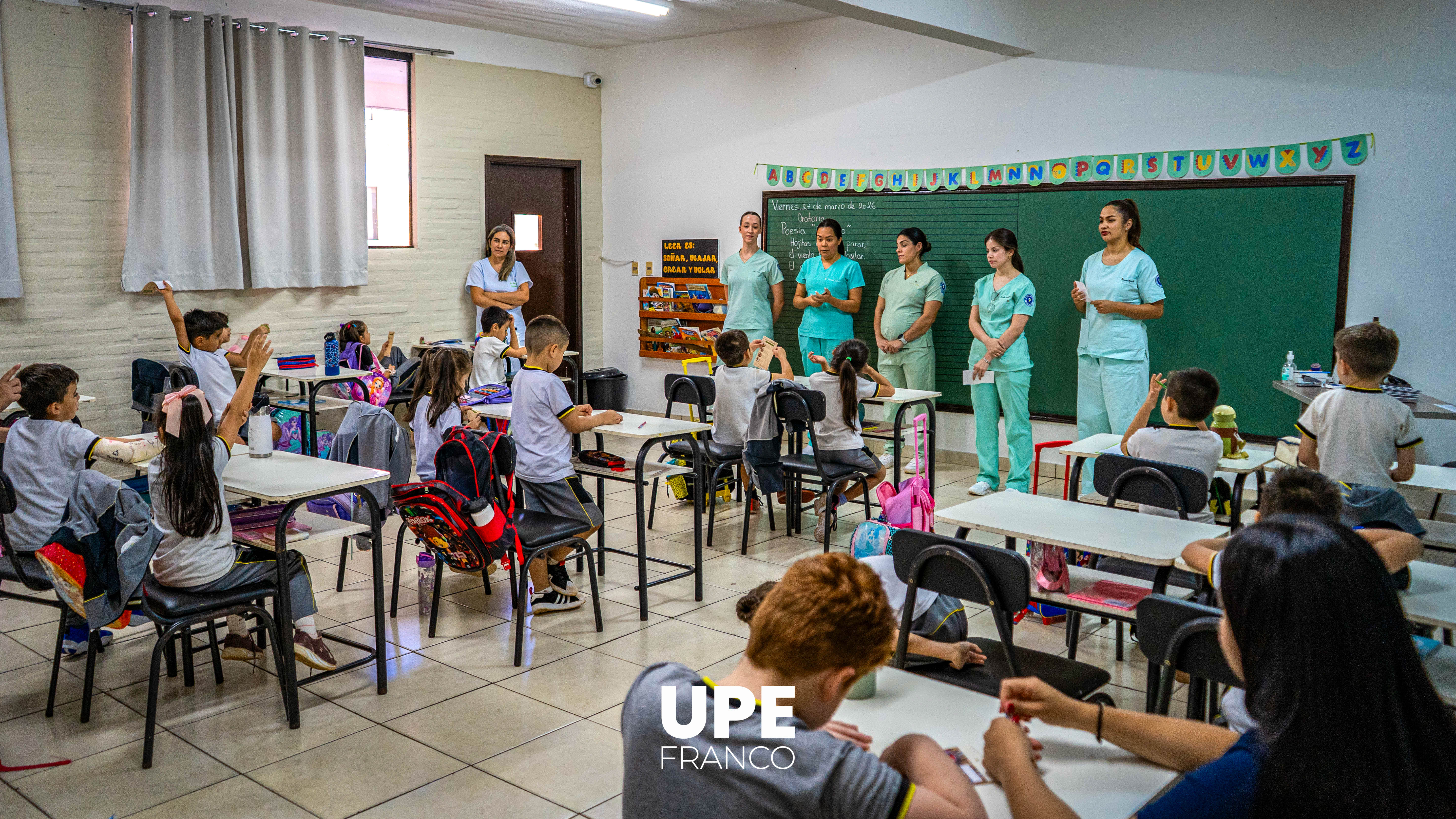 Estudiantes de Nutrición UPE realizan Charla sobre Recreo Saludable en el Colegio Católico "El Redentor"