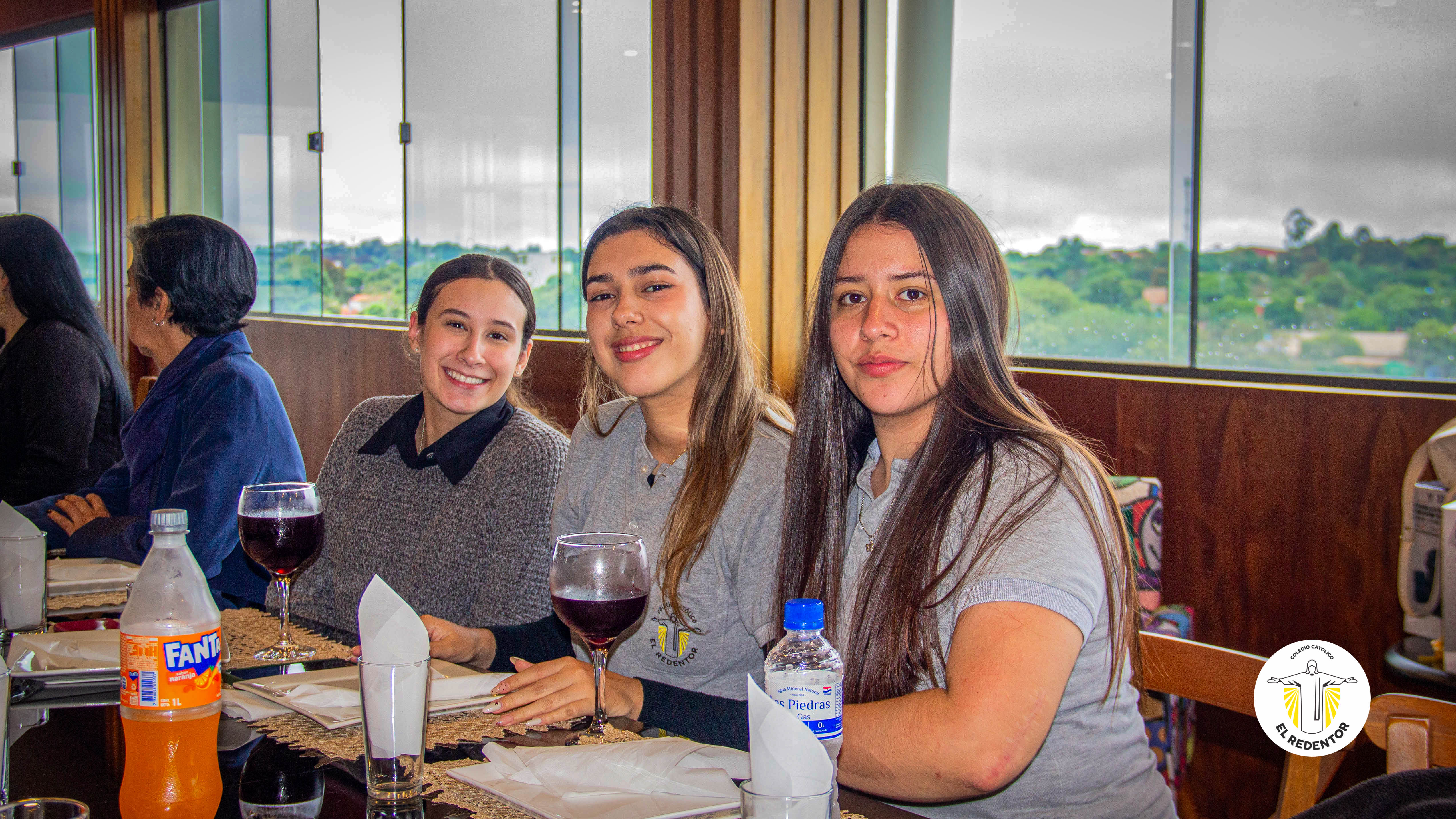 Festejo por el Día del Maestro: Colegio Católico El Redentor
