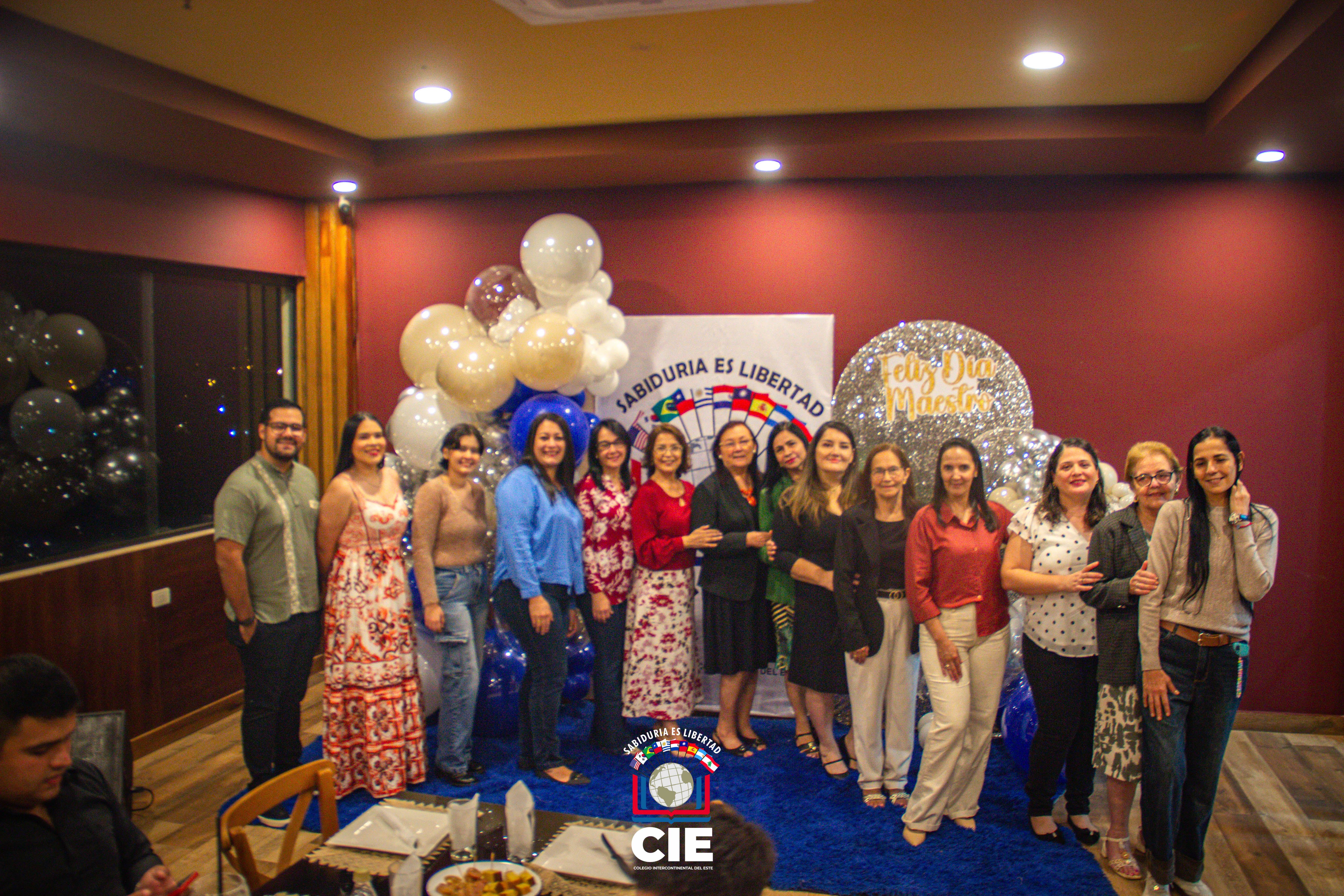 Comunidad educativa del CIE celebra el Día del Maestro