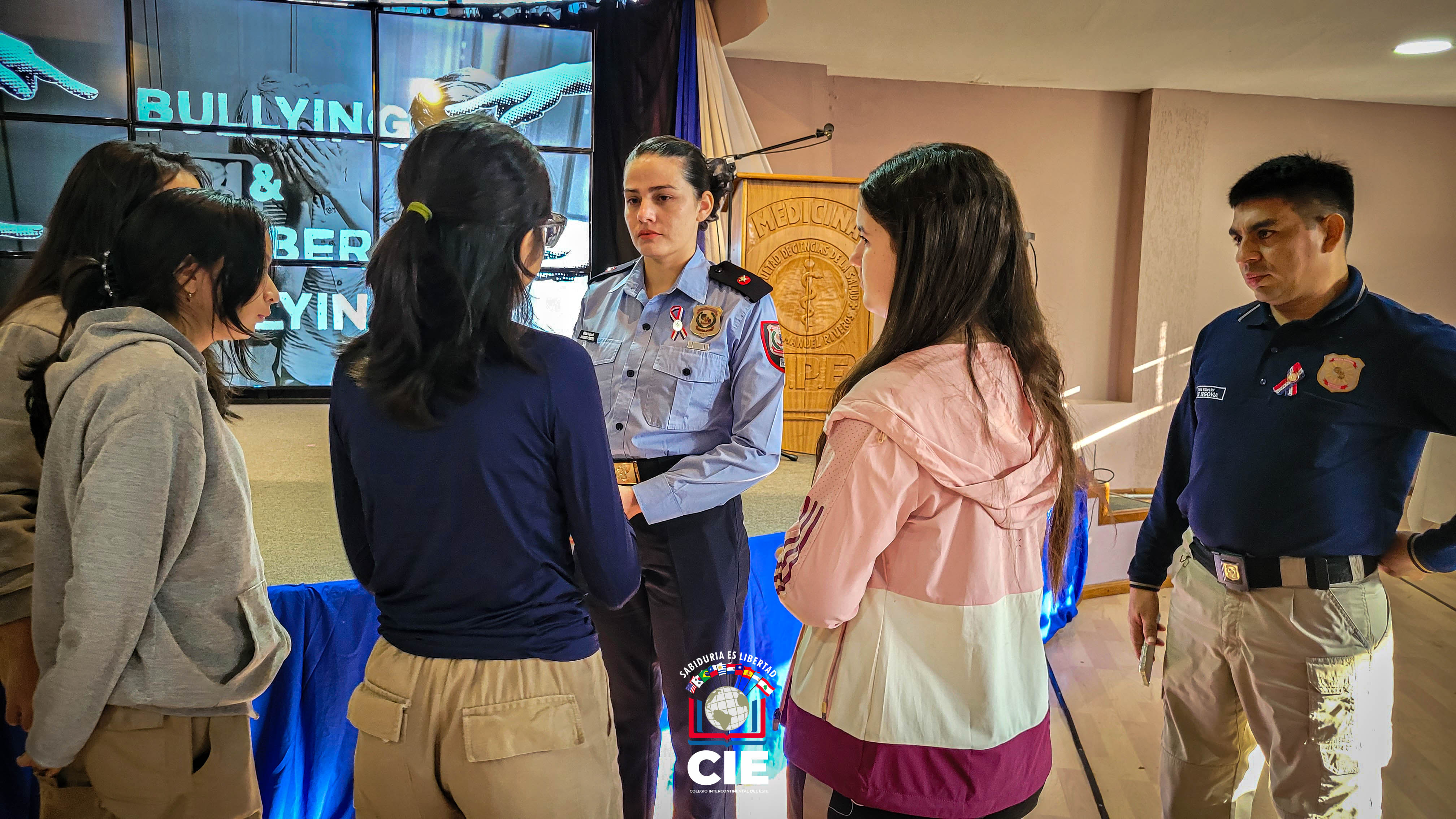 Conferencia sobre Bullying y Ciberbullying: Colegio Intercontinental del Este