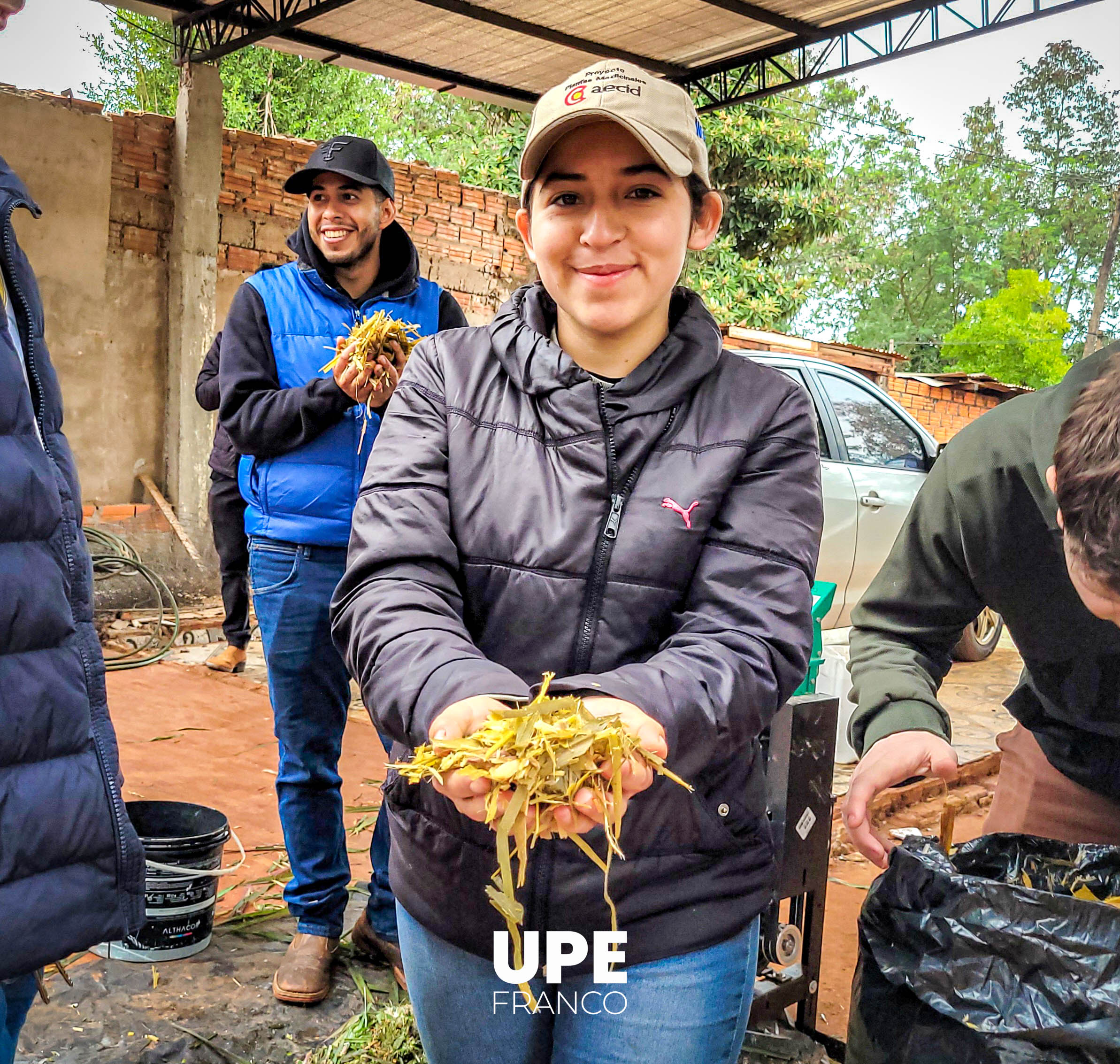 Alumnos de Agronomía desarrollan actividades prácticas en el Campo Experimental de la UPE