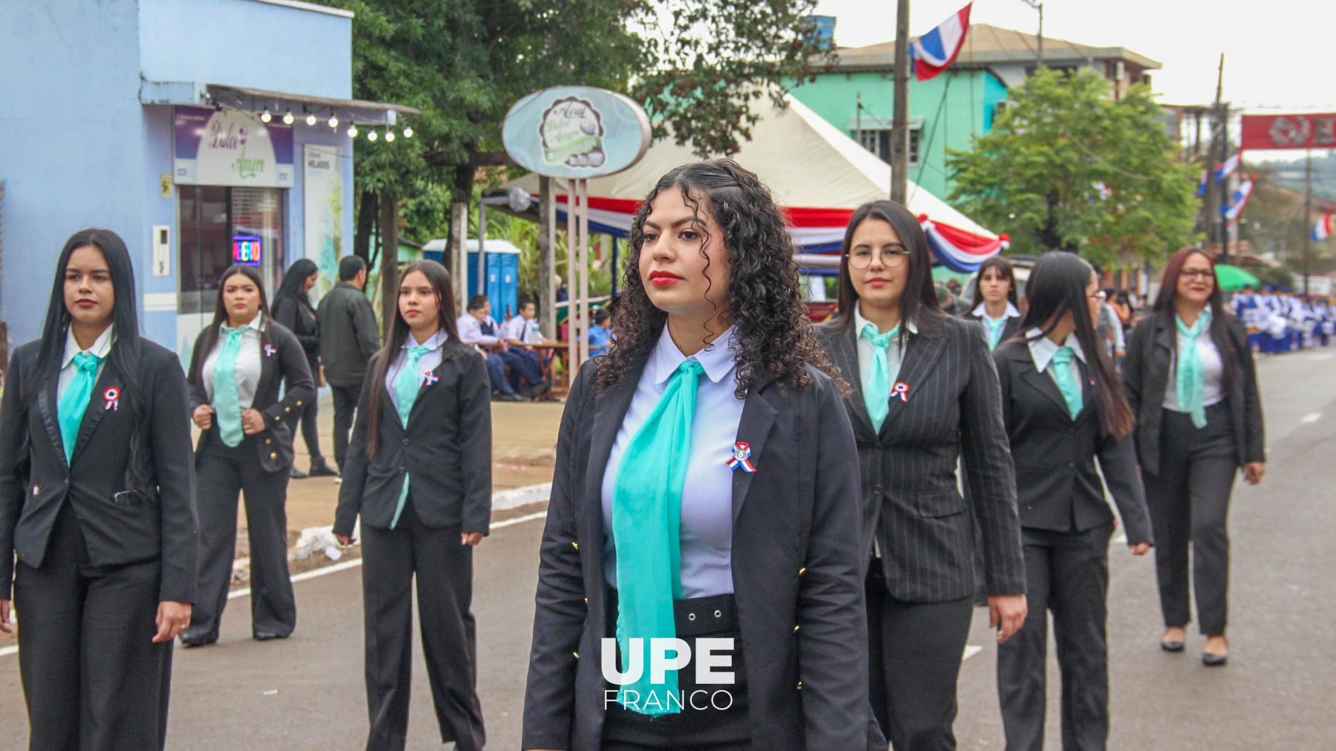 Facultad de Ciencias de la Educación de la UPE Franco participó del desfile estudiantil por las Fiestas Patrias