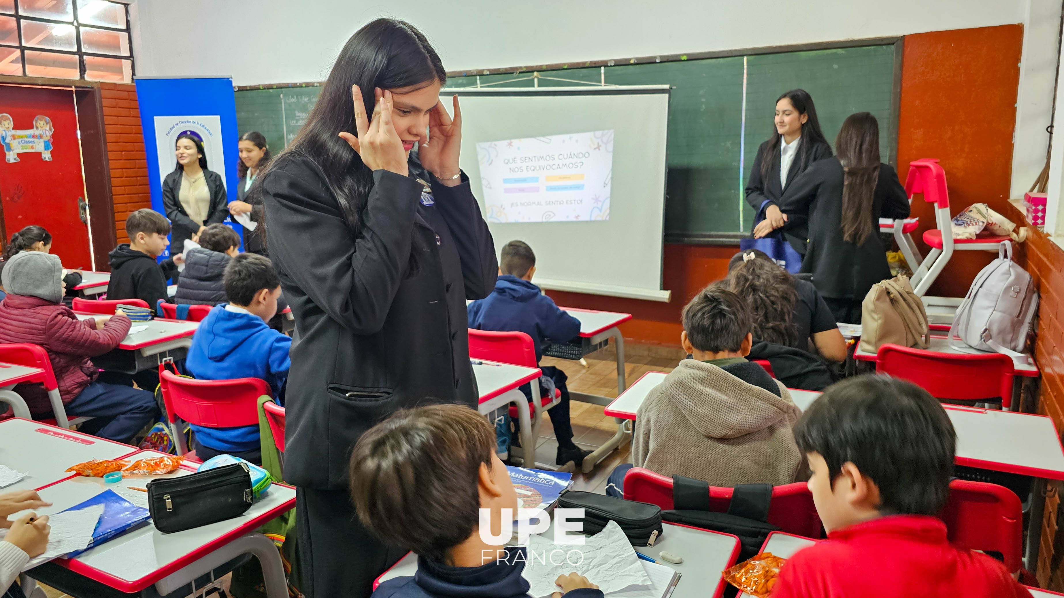 Exitoso taller pedagógico sobre la revalorización del error en el aprendizaje matemático.
