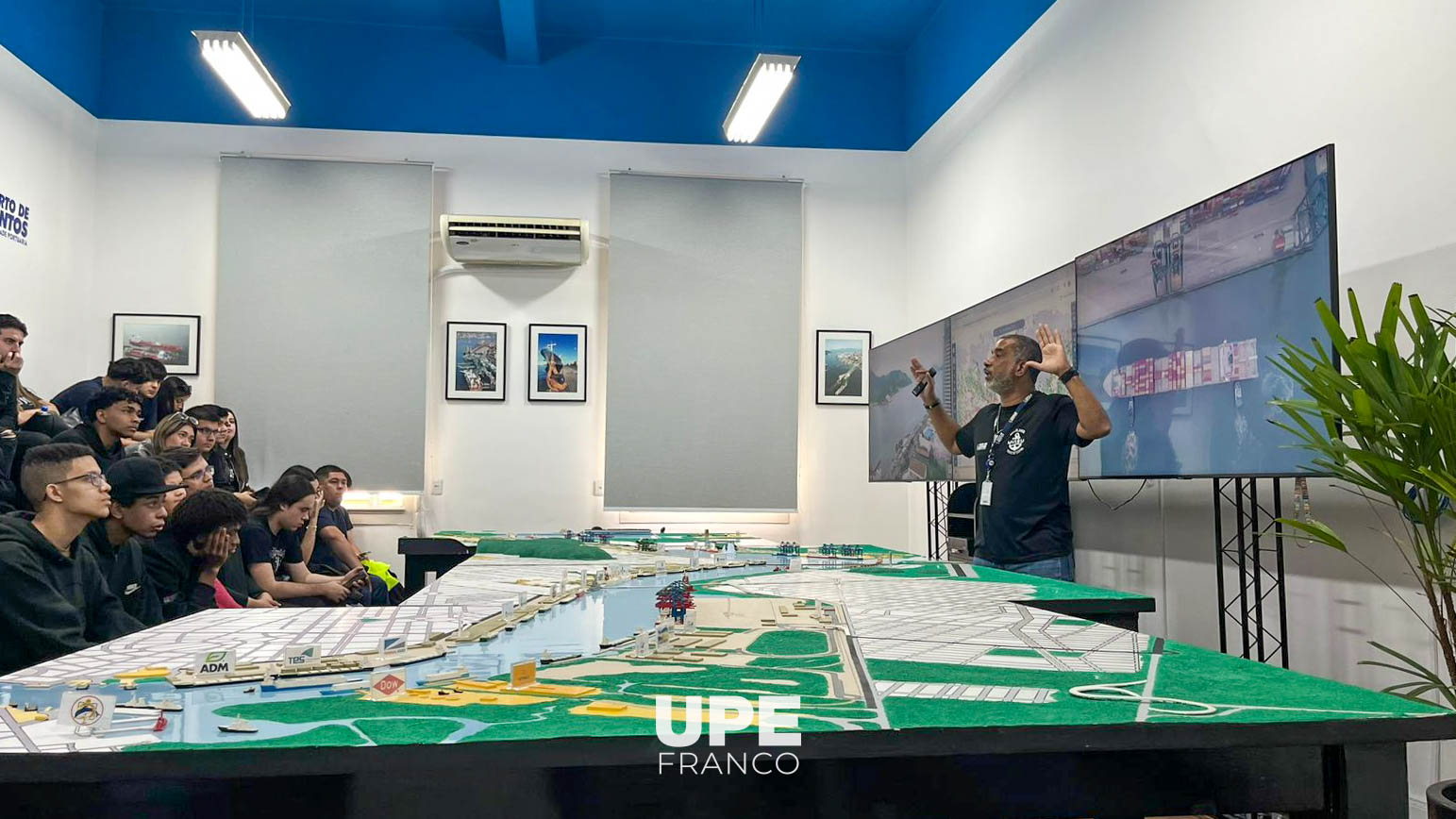 Visita Técnica al Porto de Santos: fortaleciendo el aprendizaje a través de experiencias reales