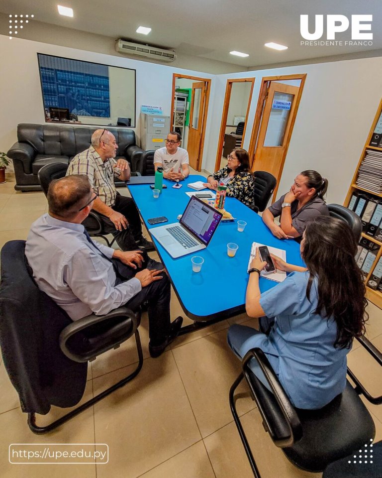 Reunión en el Decanato de FCS