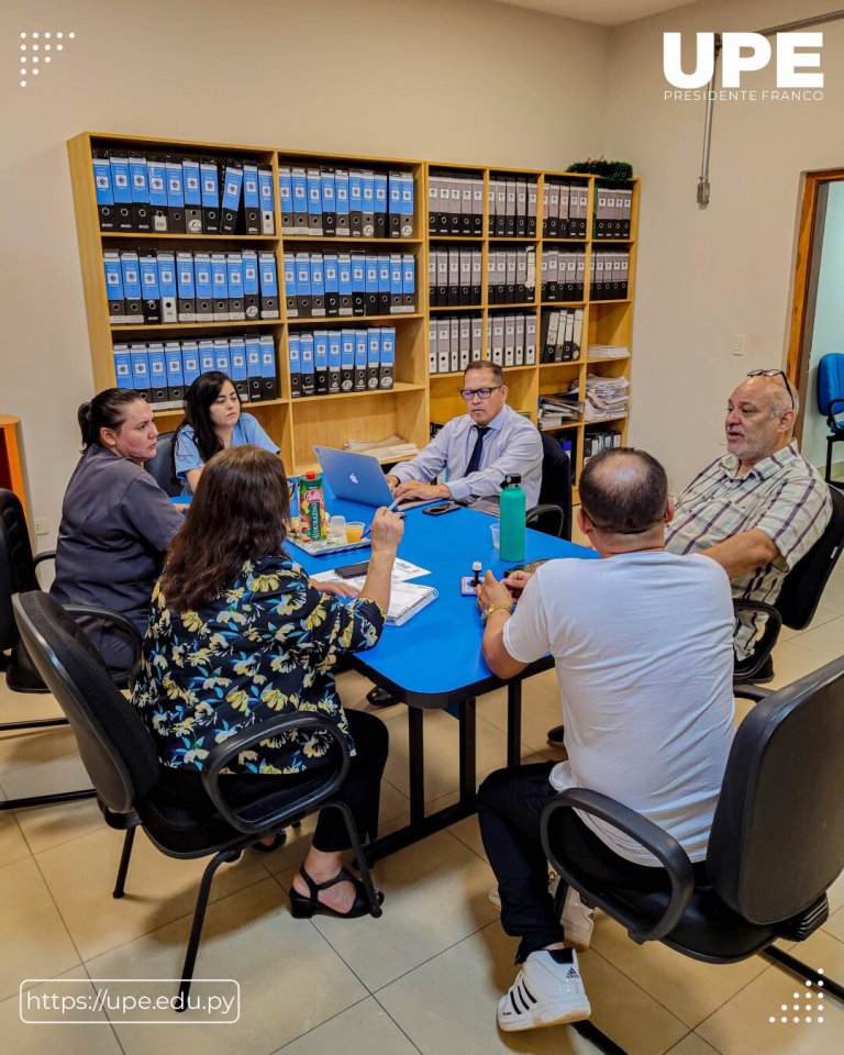 Reunión en el Decanato de FCS