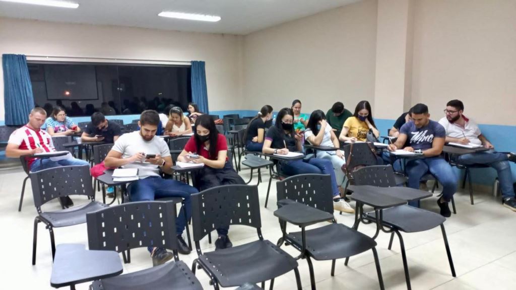 Facultad de Ciencias Administrativas y Contables UPE clases en desarrollo con mucho entusiasmo