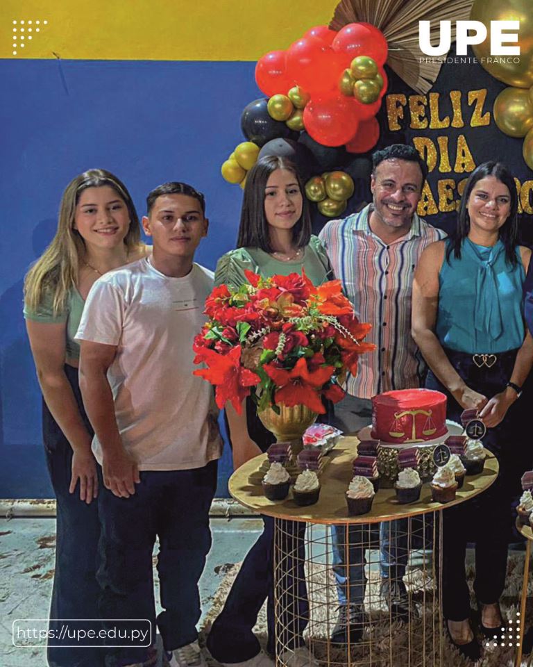 Maestros celebran su día en la UPE 