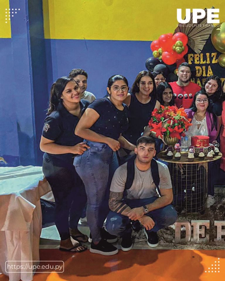 Maestros celebran su día en la UPE 