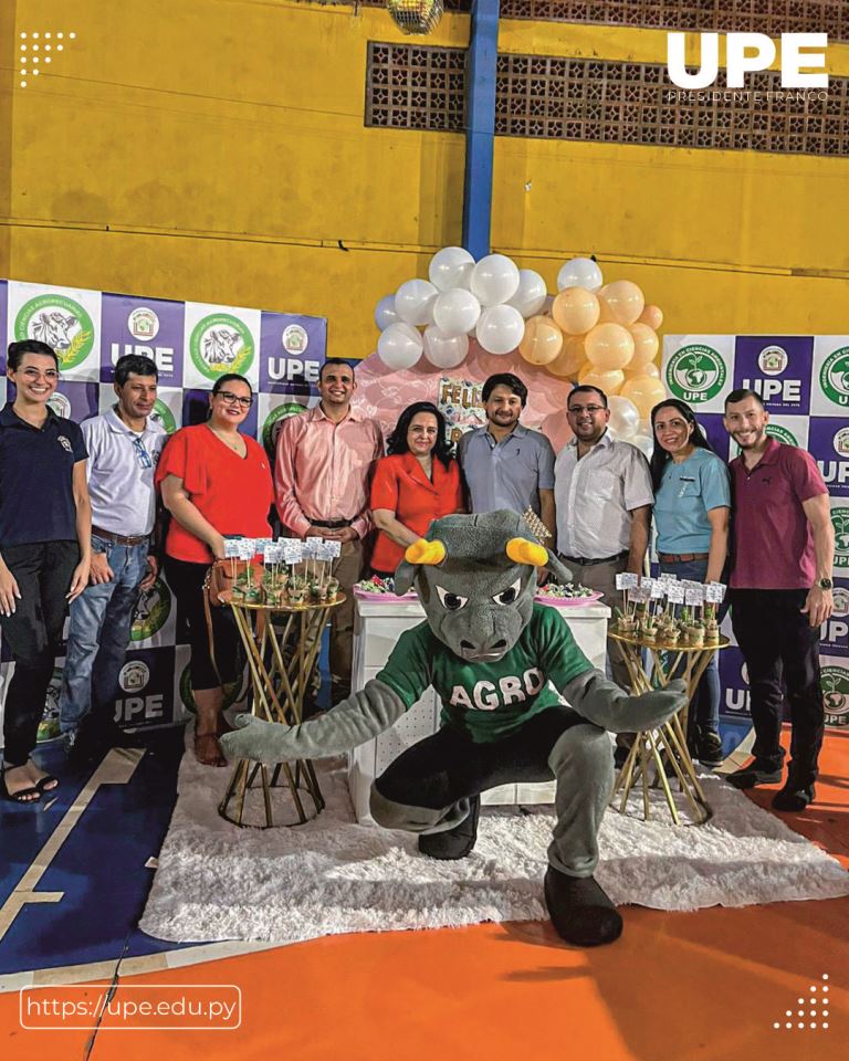 Maestros celebran su día en la UPE 