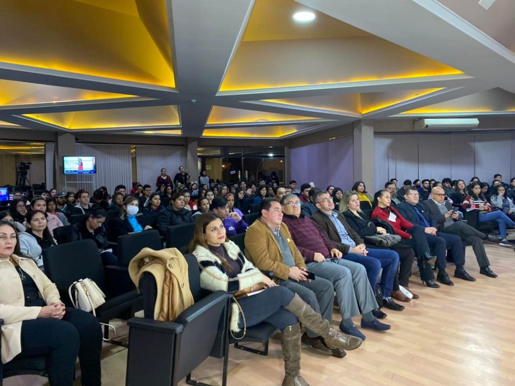 Conferencia Magistral  “Desafíos y Oportunidades para Paraguay y América Latina”