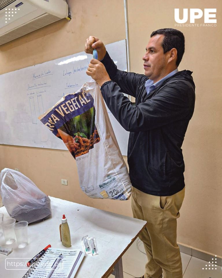 Práctica de Laboratorio en la Facultad de Ciencias Agropecuarias 