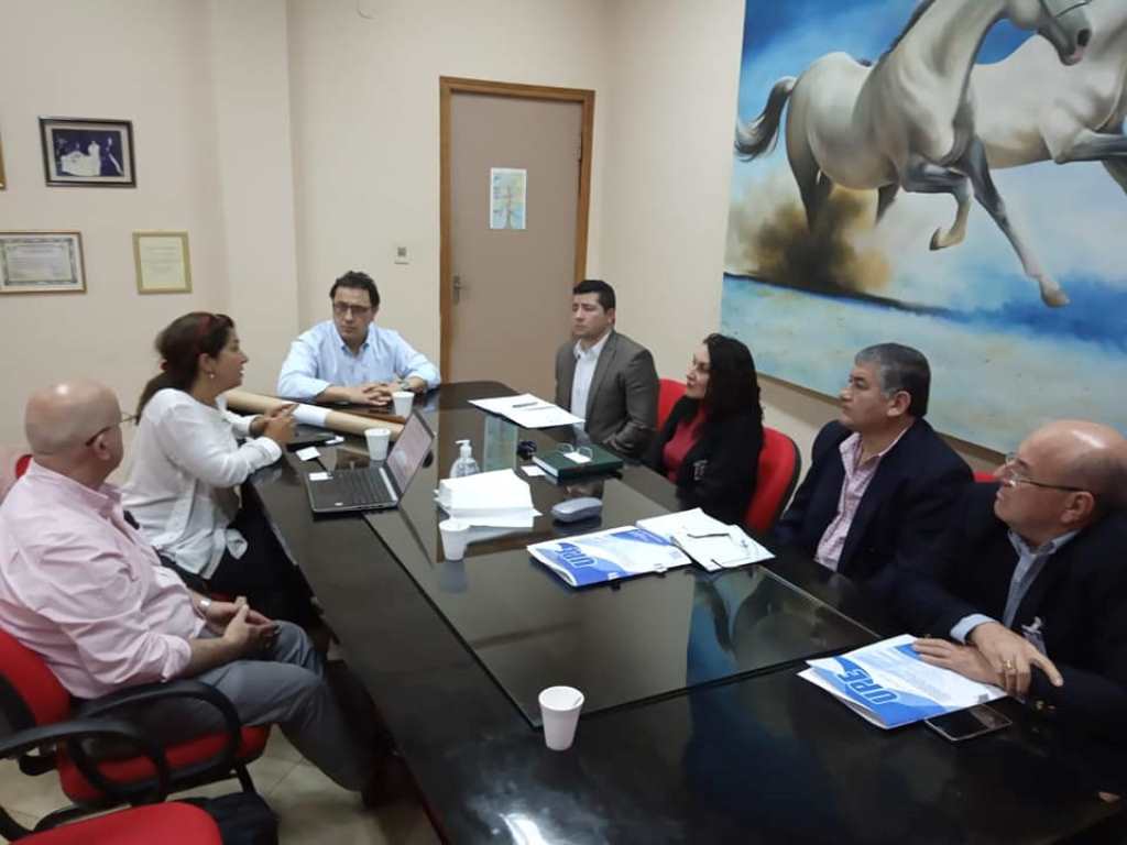 Reunión entre representantes de la Facultad de Ciencias Administrativas y Contables