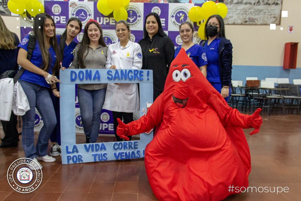 Charla: “Te regalamos una coma, para que sigas escribiendo tú historia”