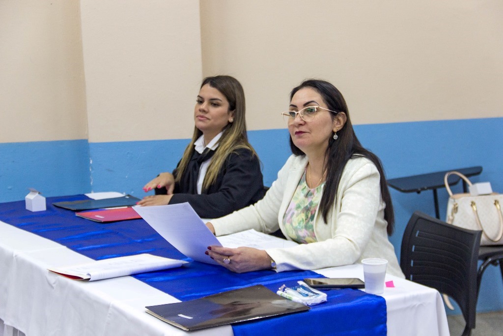 Egresan nuevos profesionales en Ingeniería Comercial y Ciencias Contables.