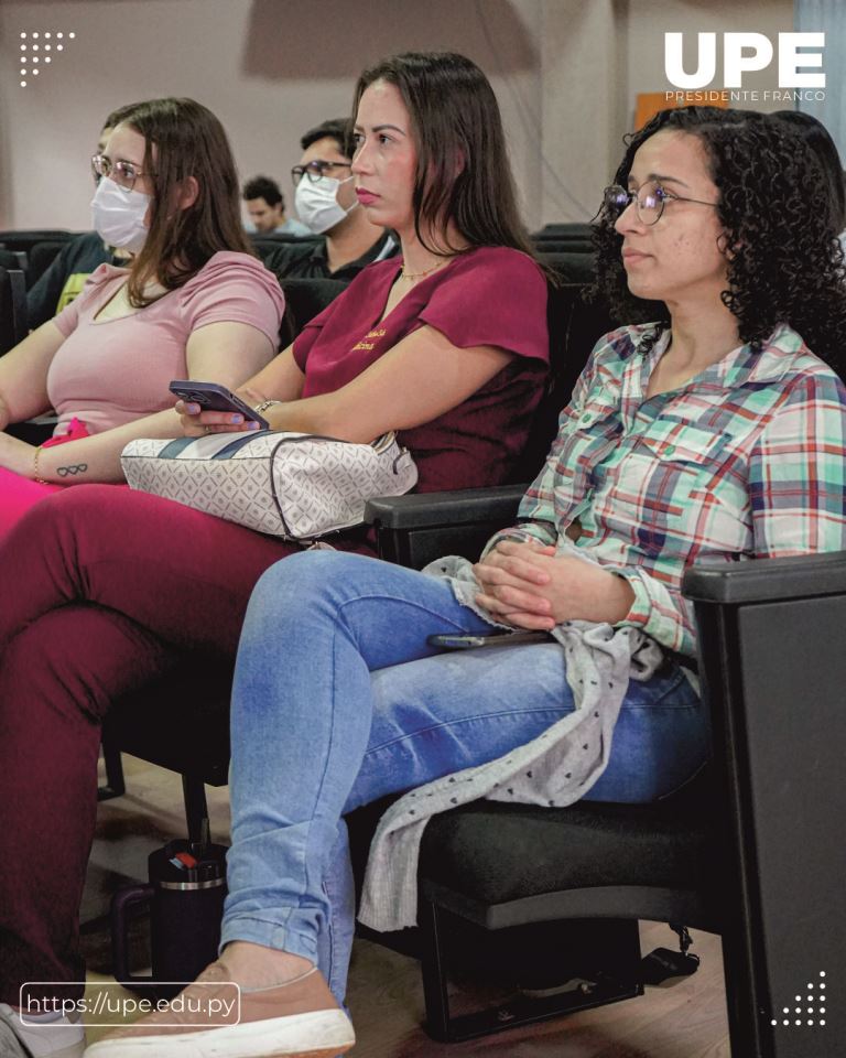 Prevención de Riesgo Nutricional de las Gestantes: Charla Informativa en la UPE