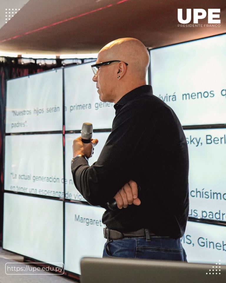 Prevención de Riesgo Nutricional de las Gestantes: Charla Informativa en la UPE