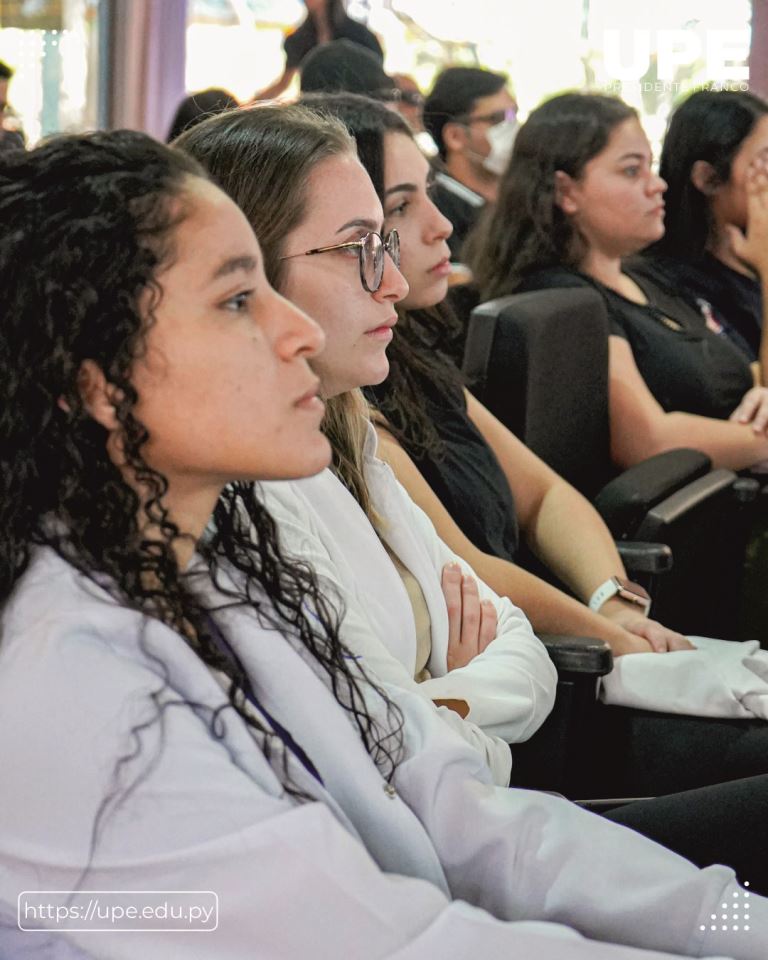 Prevención de Riesgo Nutricional de las Gestantes: Charla Informativa en la UPE