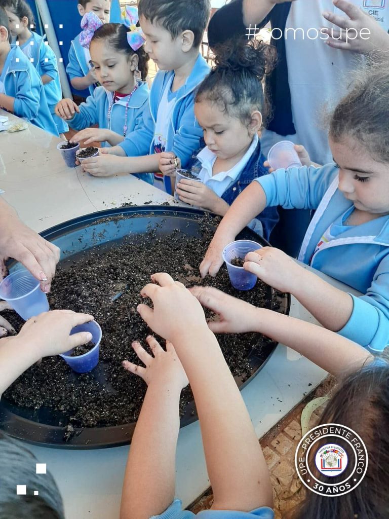 Alumnos del Jardín y Preescolar visitaron el centro experimental, Facultad de Ciencias Agropecuarias