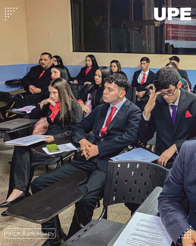 Investigaciones Jurídicas en la UPE: Exposiciones de Estudiantes de Derecho
