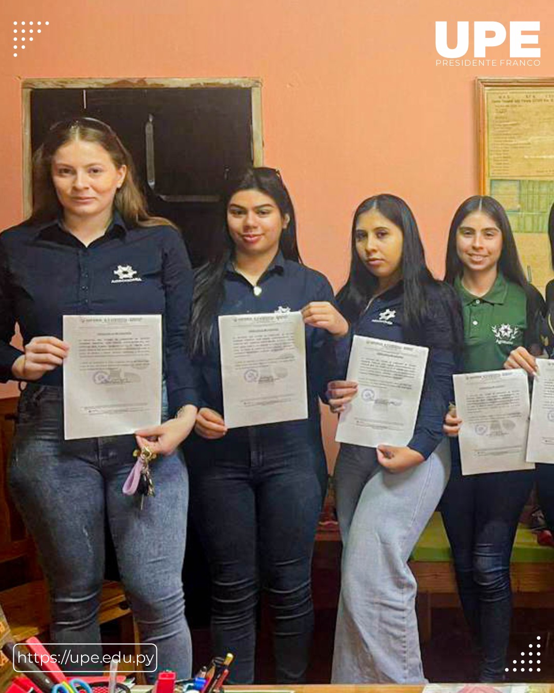 Alumnos de Agronomía reciben certificados de Pasantía