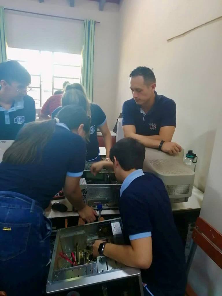 Facultad de Ciencias de la Informática Jornada de Extensión Universitaria