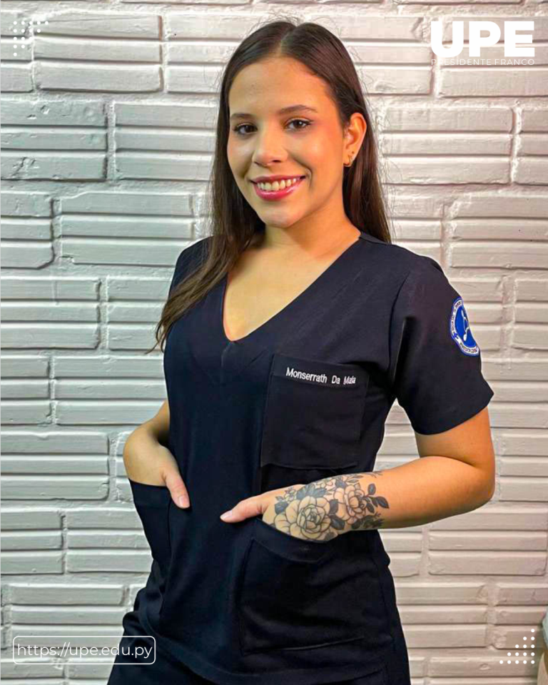 Estudiante de la UPE Socorre a Víctimas de Accidente de Tránsito