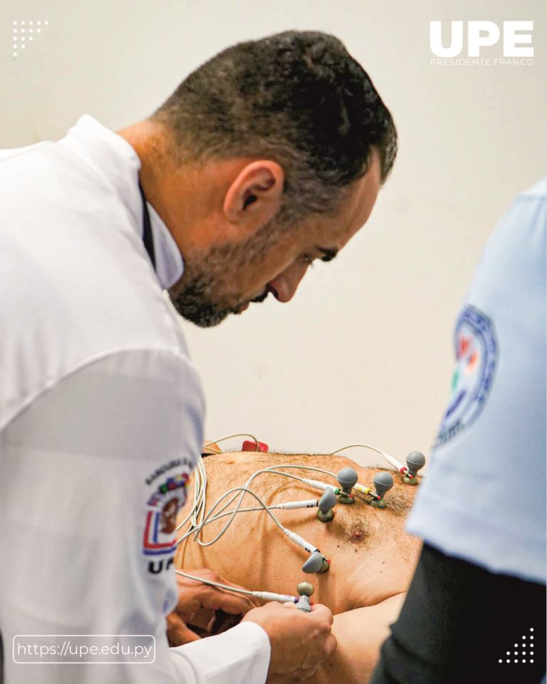 Estudiantes de Medicina en Acción Comunitaria: Servicios de Atención Médica en la UPE