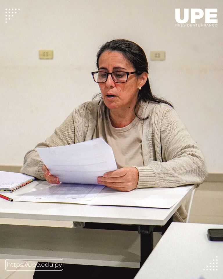 Claustro Docente de la Facultad de Arquitectura y Urbanismo: Evaluación y Mejora Continua