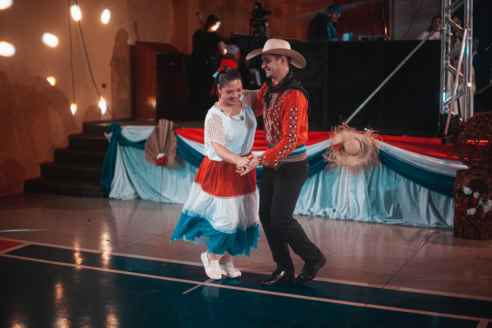 Día del Folklore en la UPE