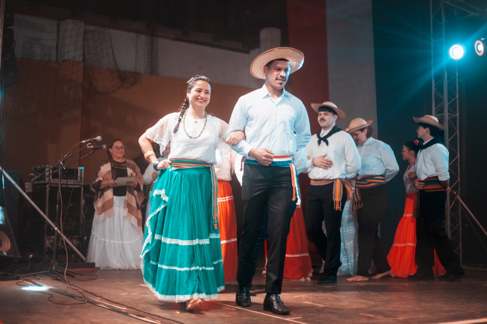 Día del Folklore en la UPE