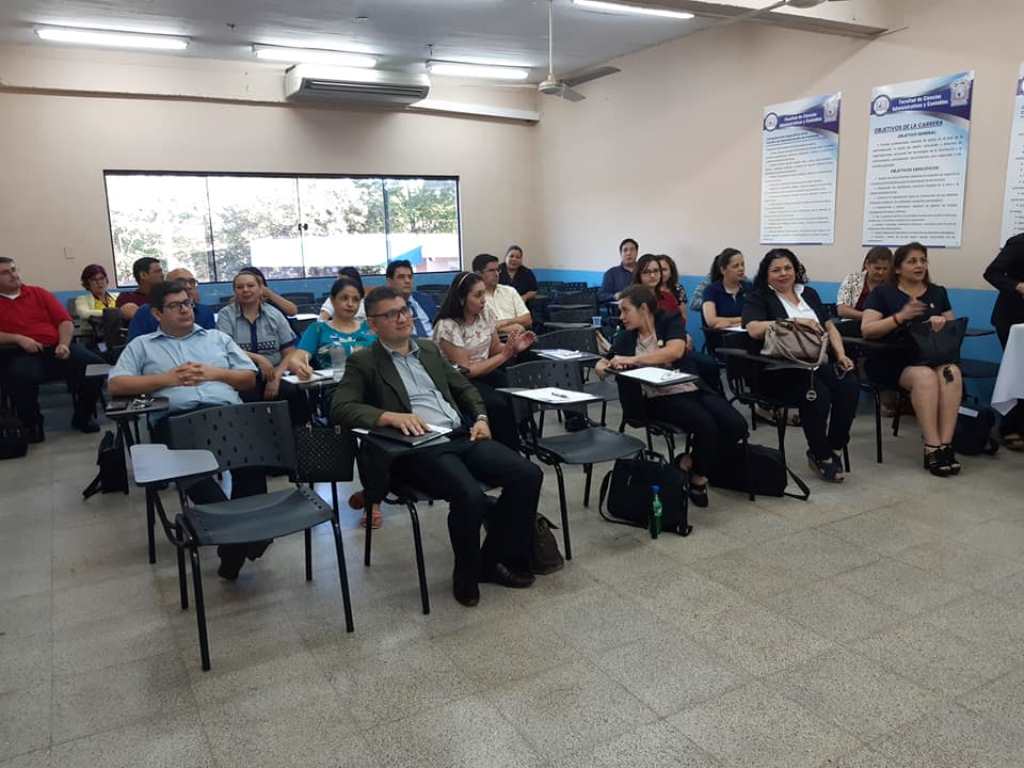 Capacitación con los docentes de la Facultad de Ciencias Administrativas y Contables