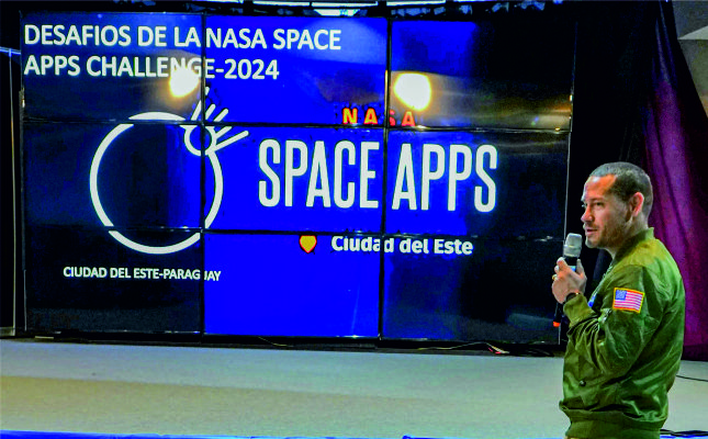 Alumnos de la UPE se preparan para el Hackathon de la NASA