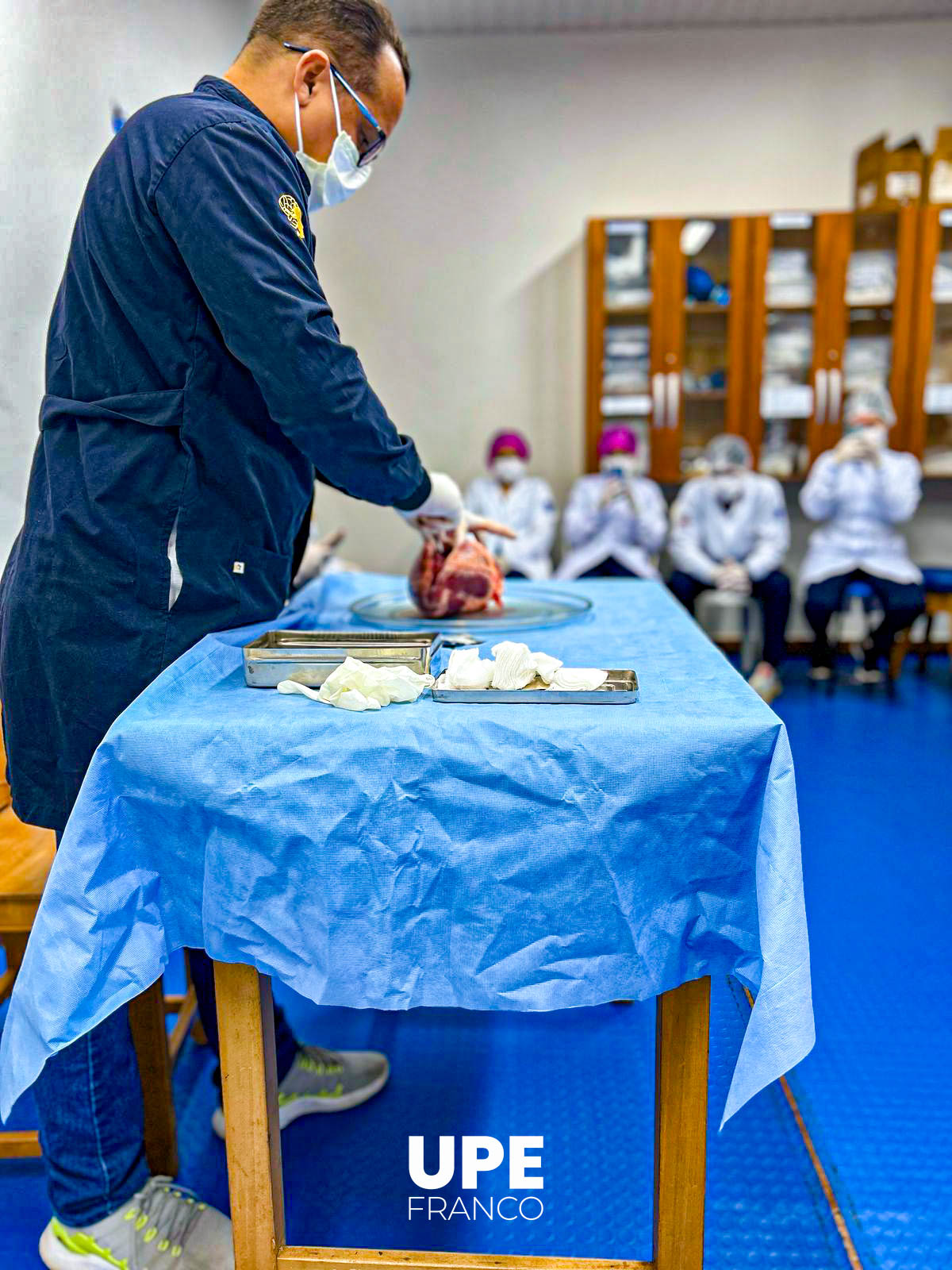 Estudiantes de Kinesiología y Fisioterapia desarrollan prácticas de fisiopatología: Aprendizaje en acción