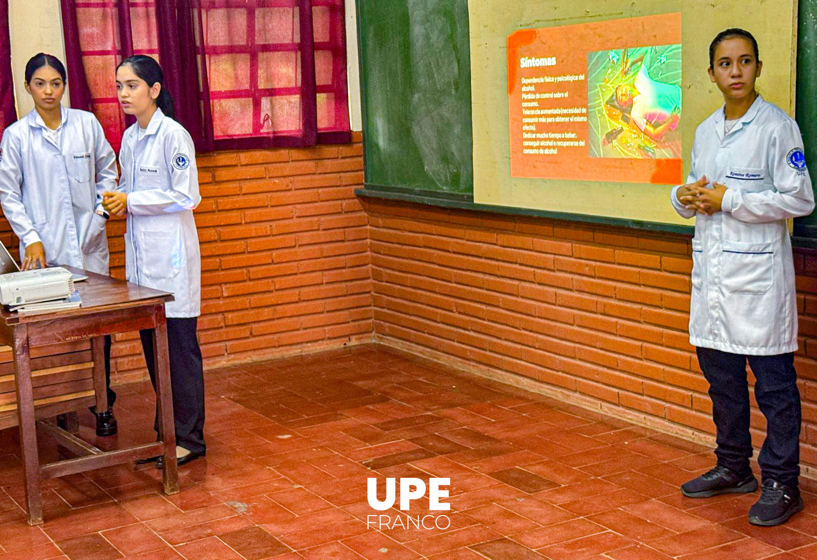 Estudiantes de Enfermería ofrecen Charlas Preventivas en el Colegio Dr. Raúl Peña