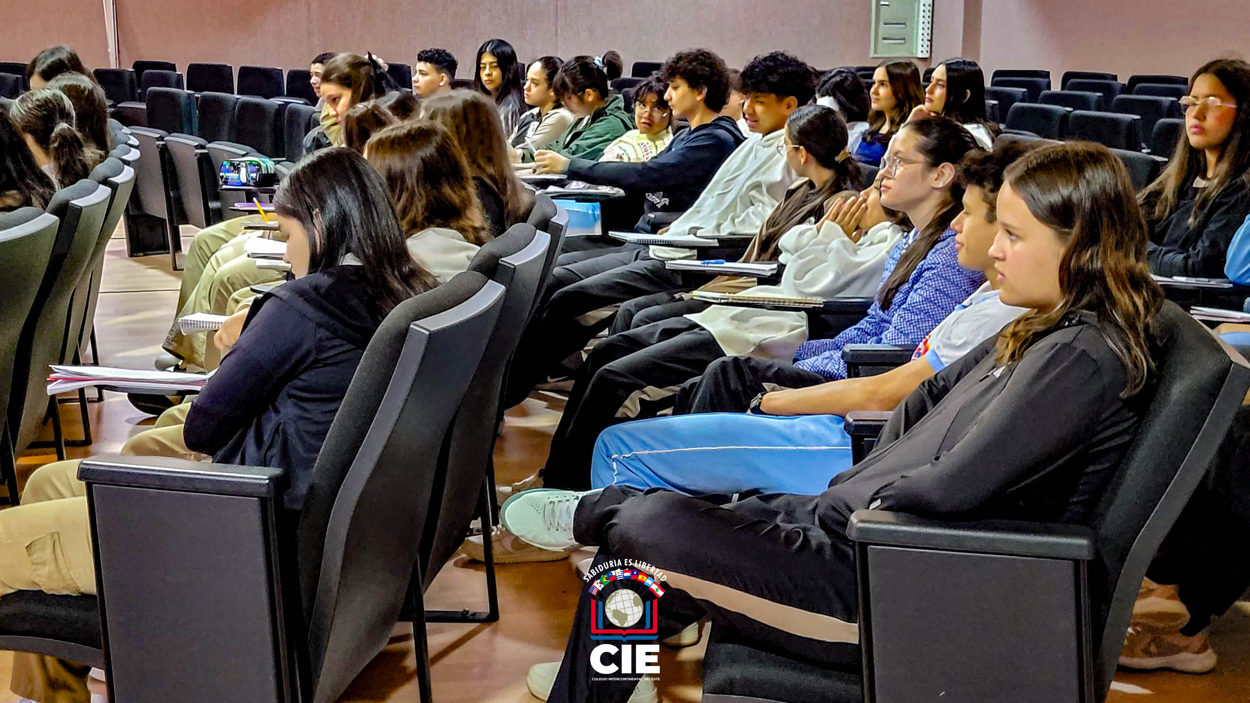 Producción de textos: Estudiantes del CIE participan de una charla informativa